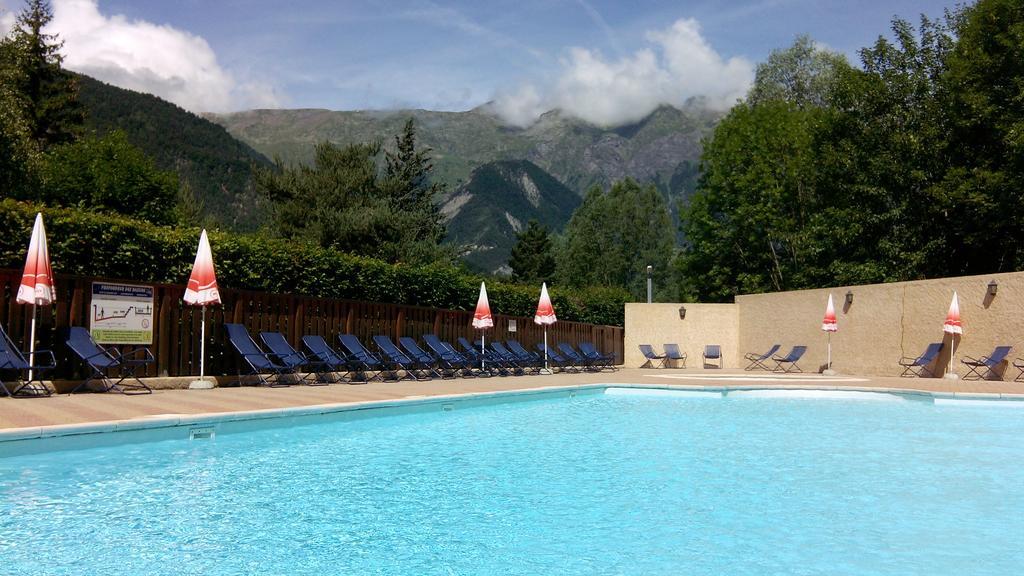 Camping La Cascade Villa Le Bourg-dʼOisans Exteriör bild