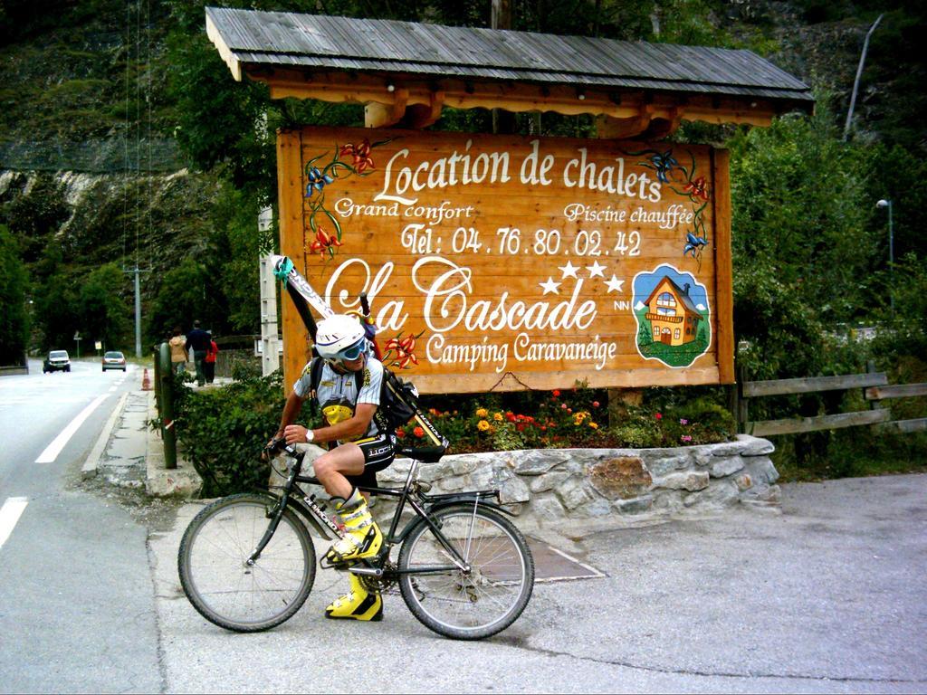 Camping La Cascade Villa Le Bourg-dʼOisans Exteriör bild