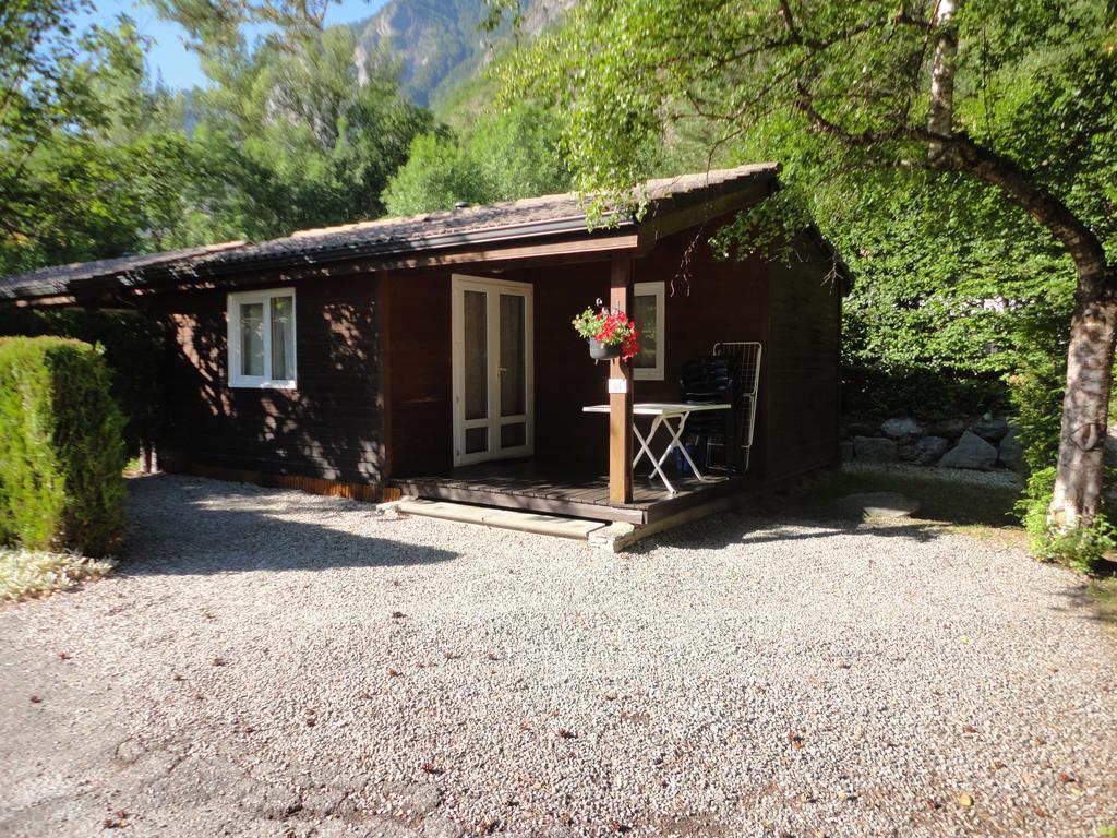 Camping La Cascade Villa Le Bourg-dʼOisans Exteriör bild