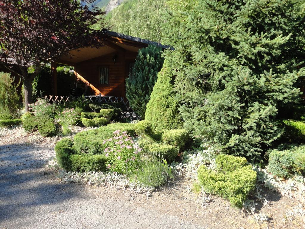 Camping La Cascade Villa Le Bourg-dʼOisans Exteriör bild